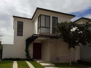 Casa en Venta Por Estrenar - Vilanova - Vía Salitre