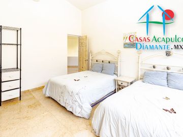 Casa en renta vacacional. Con terraza, alberca, jacuzzi, Pool bar, asoleadero, jardín