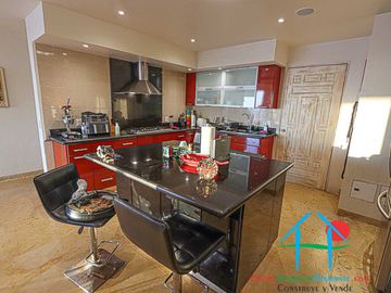 Casa en renta vacacional. Con terraza, alberca, jacuzzi, Pool bar, asoleadero, jardín