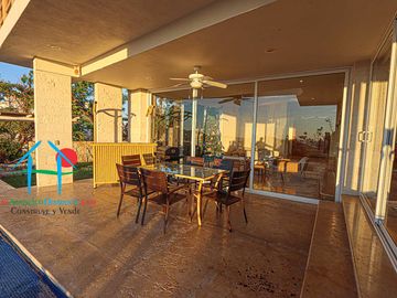 Casa en renta vacacional. Con terraza, alberca, jacuzzi, Pool bar, asoleadero, jardín