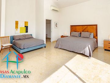Casa en renta vacacional. Con terraza, alberca, jacuzzi, Pool bar, asoleadero, jardín