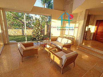 Casa en renta vacacional. Con terraza, alberca, jacuzzi, Pool bar, asoleadero, jardín