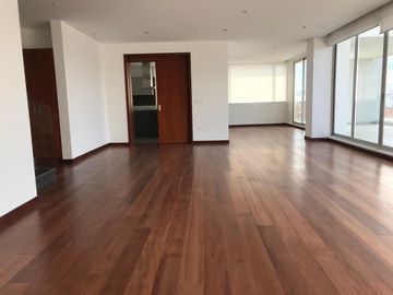 Vendo Departamento de  424.10 m2 en La González Suárez.