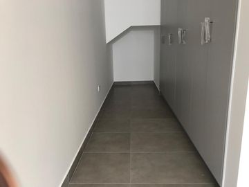 Vendo Departamento de  424.10 m2 en La González Suárez.