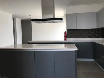 Vendo Departamento de  424.10 m2 en La González Suárez.