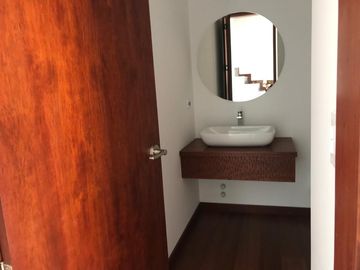 Vendo Departamento de  424.10 m2 en La González Suárez.