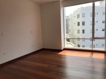 Vendo Departamento de  424.10 m2 en La González Suárez.