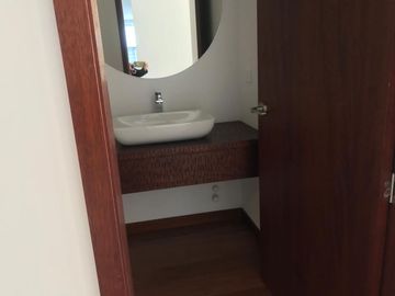 Vendo Departamento de  424.10 m2 en La González Suárez.