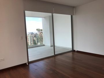 Vendo Departamento de  424.10 m2 en La González Suárez.