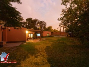 RREMATE DE CASAS COMO TERRENO IDEAL PARA CONSTRUCTOR, UNA PLANTA, PARAMETROS PARA 2 PISOS, IDEAL PARA CONSTRUCTOR, CON OPCION PARA 2 CASAS, ZONA RESID