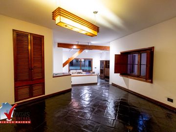RREMATE DE CASAS COMO TERRENO IDEAL PARA CONSTRUCTOR, UNA PLANTA, PARAMETROS PARA 2 PISOS, IDEAL PARA CONSTRUCTOR, CON OPCION PARA 2 CASAS, ZONA RESID