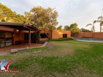 RREMATE DE CASAS COMO TERRENO IDEAL PARA CONSTRUCTOR, UNA PLANTA, PARAMETROS PARA 2 PISOS, IDEAL PARA CONSTRUCTOR, CON OPCION PARA 2 CASAS, ZONA RESID