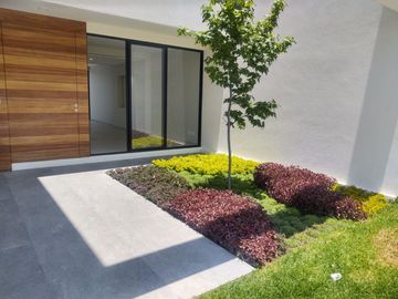 VENDO CASA NUEVA EN ZEREZOTLA, 3 NIVELES,  FRACCIONAMIENTO EXCLUSIVO