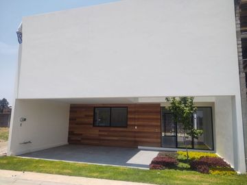 VENDO CASA NUEVA EN ZEREZOTLA, 3 NIVELES,  FRACCIONAMIENTO EXCLUSIVO