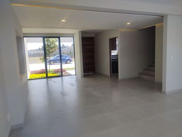 VENDO CASA NUEVA EN ZEREZOTLA, 3 NIVELES,  FRACCIONAMIENTO EXCLUSIVO