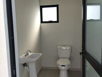 VENDO CASA NUEVA EN ZEREZOTLA, 3 NIVELES,  FRACCIONAMIENTO EXCLUSIVO