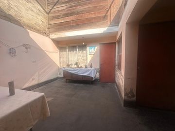 Se Vende Casa Como Terreno En Urb. Micaela Bastidas Los Olivos