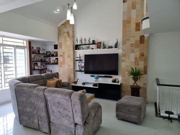 SE VENDE CASA  BARRIO VILLA LUCIA