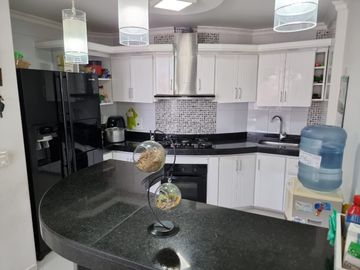 SE VENDE CASA  BARRIO VILLA LUCIA