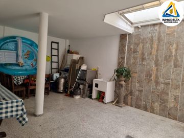 SE VENDE CASA  BARRIO VILLA LUCIA