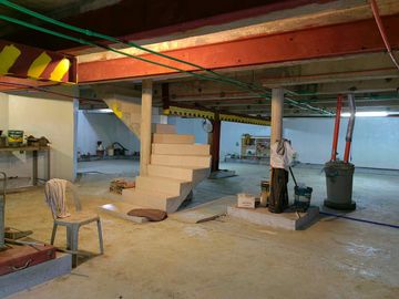 5 Bedroom Moroccan-American Large House in Castillejos, Zambales