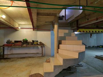 5 Bedroom Moroccan-American Large House in Castillejos, Zambales