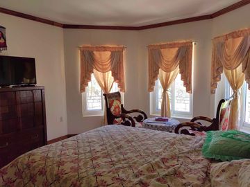 5 Bedroom Moroccan-American Large House in Castillejos, Zambales