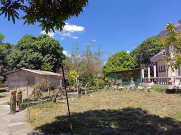 5 Bedroom Moroccan-American Large House in Castillejos, Zambales