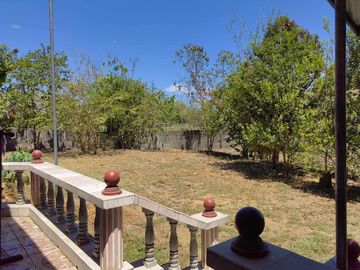 5 Bedroom Moroccan-American Large House in Castillejos, Zambales