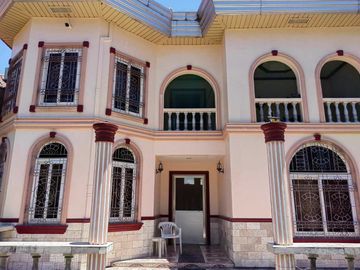 5 Bedroom Moroccan-American Large House in Castillejos, Zambales
