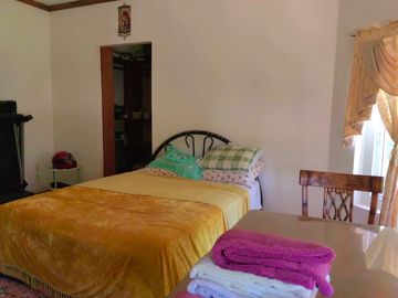 5 Bedroom Moroccan-American Large House in Castillejos, Zambales