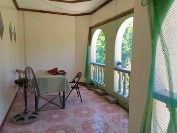 5 Bedroom Moroccan-American Large House in Castillejos, Zambales