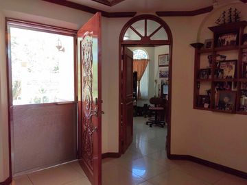 5 Bedroom Moroccan-American Large House in Castillejos, Zambales