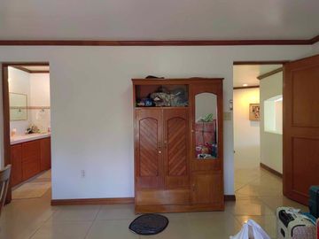 5 Bedroom Moroccan-American Large House in Castillejos, Zambales