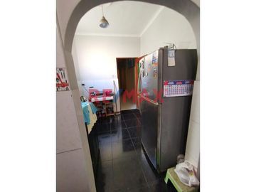 Venta De Amplio Departamento En Segundo Piso Con Aires En Tercer Y Cuarto Piso En Magdalena