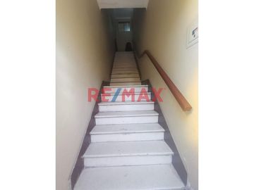 Venta De Amplio Departamento En Segundo Piso Con Aires En Tercer Y Cuarto Piso En Magdalena