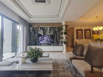 ● Type Tuscan Style Modern Colonnade ● Single house 2 Storey, 4 Beds, 4 Parking | 82.00 sq.w. 391.00 sq.m. | Near Near Central Westville 7 mins., Bang