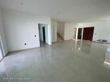 Casa, roof, estudio, 3 recamaras, cuarto de servicio. Cumbres del Lago, VENTA