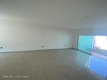 Casa, roof, estudio, 3 recamaras, cuarto de servicio. Cumbres del Lago, VENTA