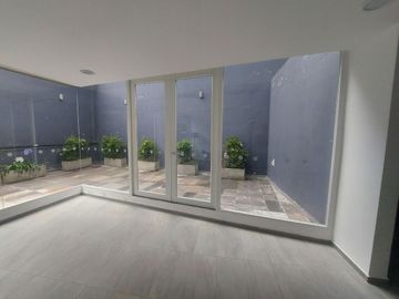 Vendo suite de   82M2  en la González Suárez.