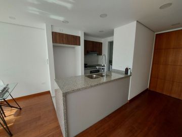 Vendo suite de   82M2  en la González Suárez.