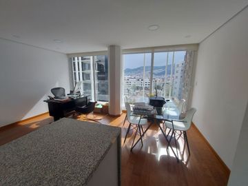Vendo suite de   82M2  en la González Suárez.