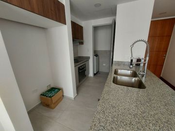 Vendo suite de   82M2  en la González Suárez.