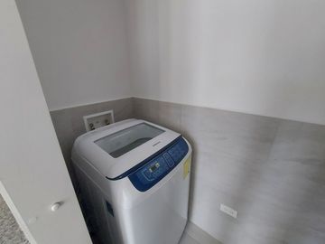 Vendo suite de   82M2  en la González Suárez.