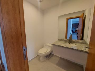 Vendo suite de   82M2  en la González Suárez.