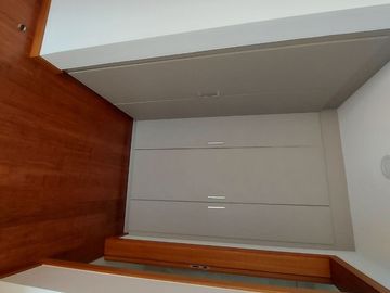 Vendo suite de   82M2  en la González Suárez.