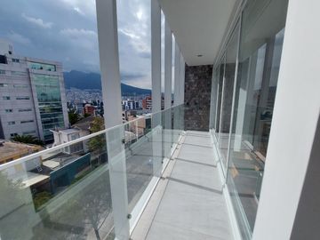 Vendo suite de   82M2  en la González Suárez.