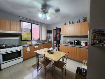 Ciudad Colon, Venta de linda casa 4 Dormitorios con Piscina