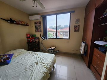 Ciudad Colon, Venta de linda casa 4 Dormitorios con Piscina