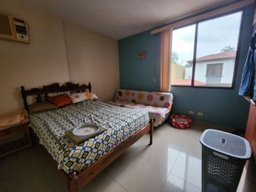 Ciudad Colon, Venta de linda casa 4 Dormitorios con Piscina